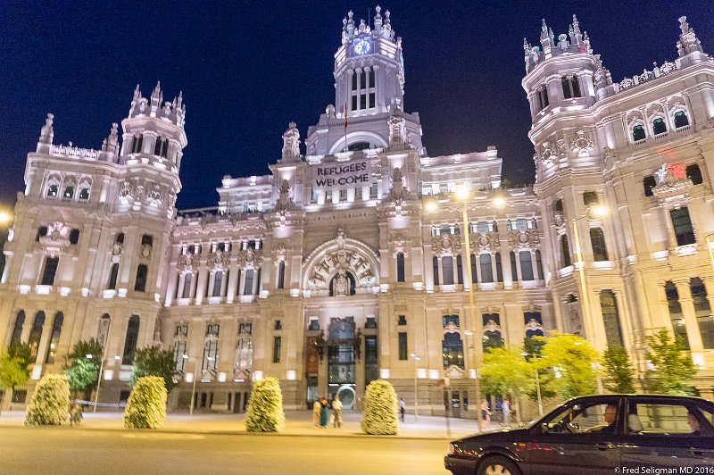 20160607_223809 D4S.jpg - City Hall lit up at Night (Plaza de Cibeles)